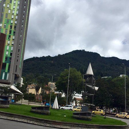 Escultura Acustica Escenario en Construccion